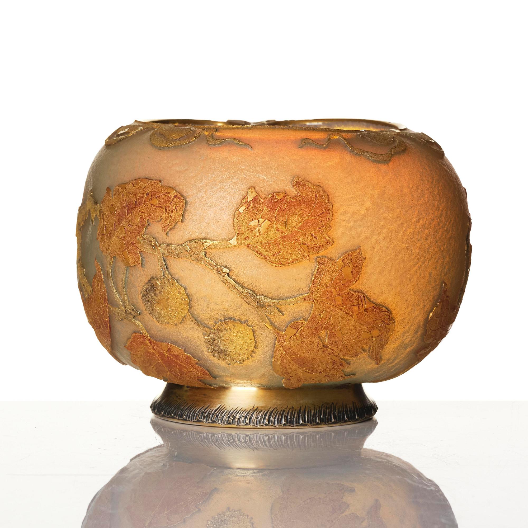 Daum Frères, an "Aurore" (Boule cabossée) Art Nouveau cameo glass bowl by Jacques Gruber, Nancy, France, 1890s.