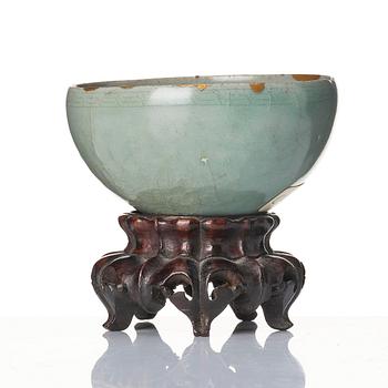 A pale celadon with a blue tint bulb bowl, Korea, Koryo period (918-1392).