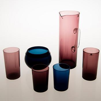 TIMO SARPANEVA, A PITCHER, 11+4 DRINKING GLASSES and A VASE, Iittala.