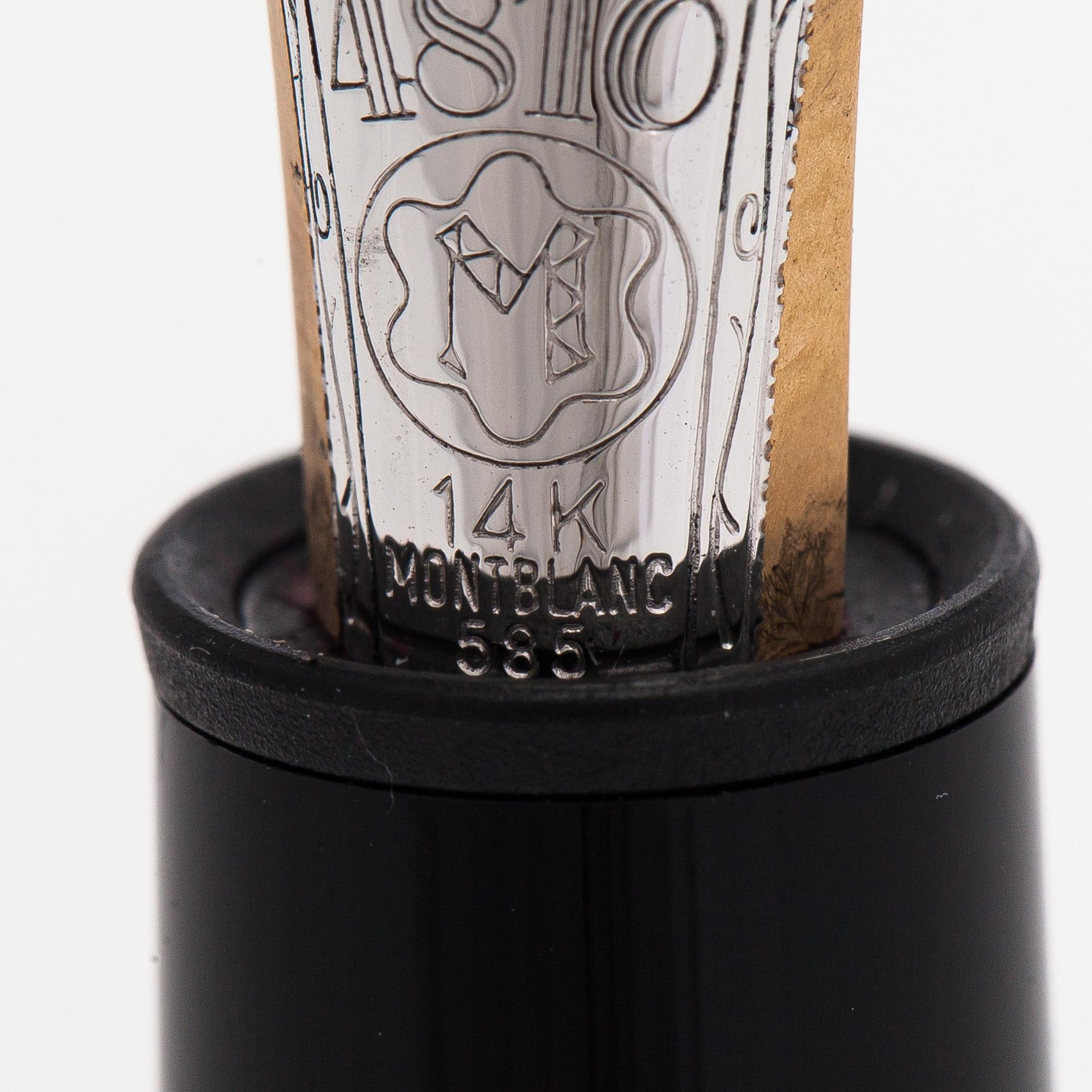 Montblanc, a Meisterstück fountain pen.