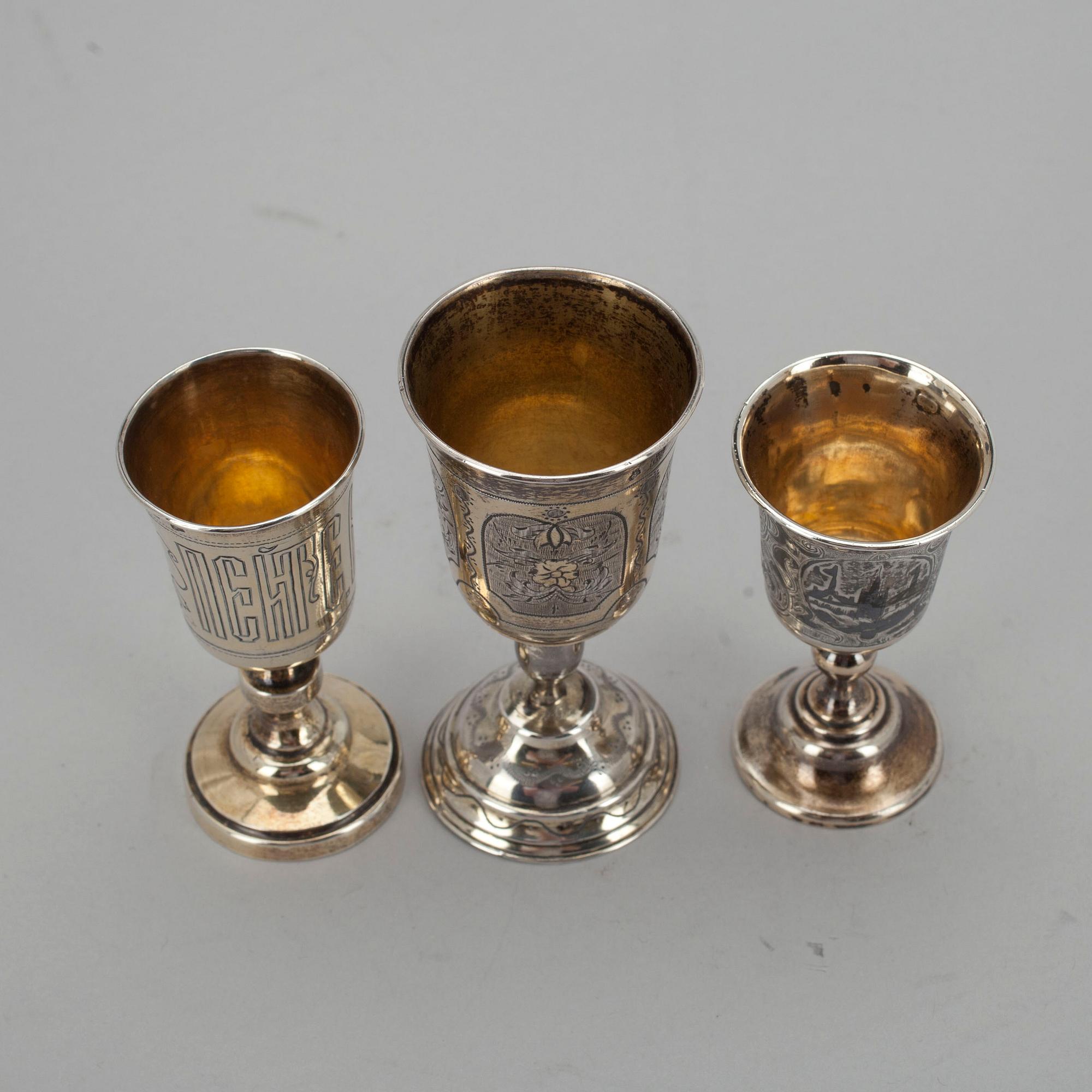 BÄGARE, 3 st, silver, diverse ryska stämplar, 1800-talets slut. Vikt tot. 130 g.