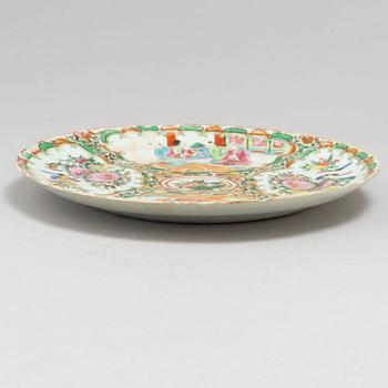 11 famille rose porcelain objects, Qing dynasty, 18th century and later.