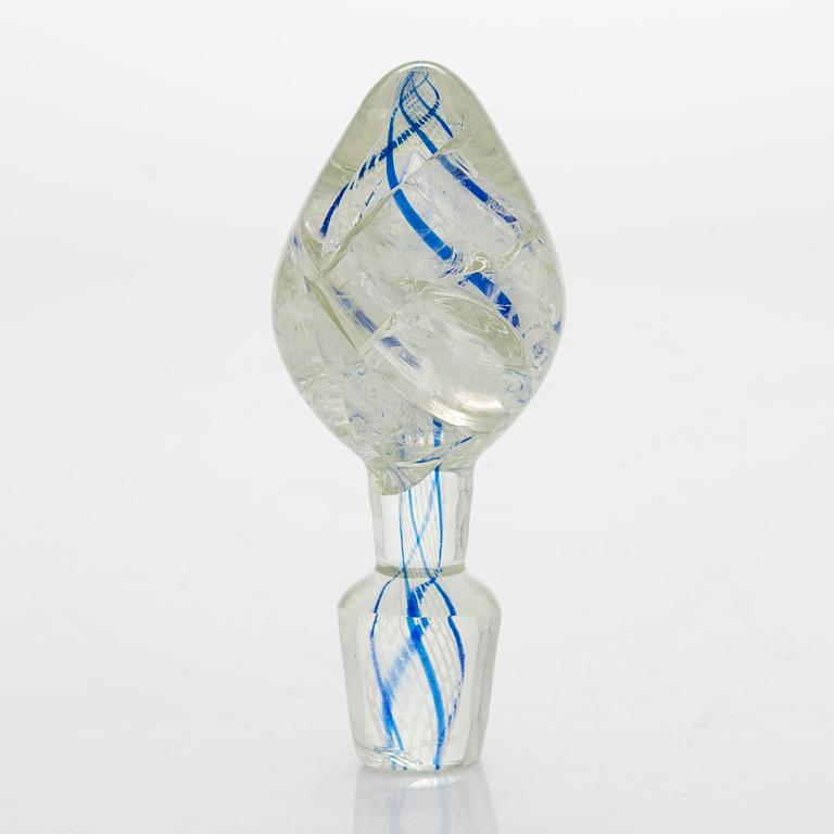 A ca 1860s filigree glass decanter from Nuutajärvi Finland.
