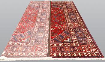 A Joshagan carpet, ca 326 x 230 cm.