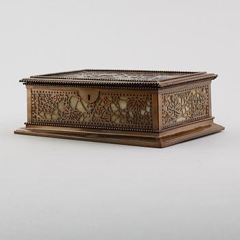 SKRIN, Tiffany Studio, New York, omkring år 1900.