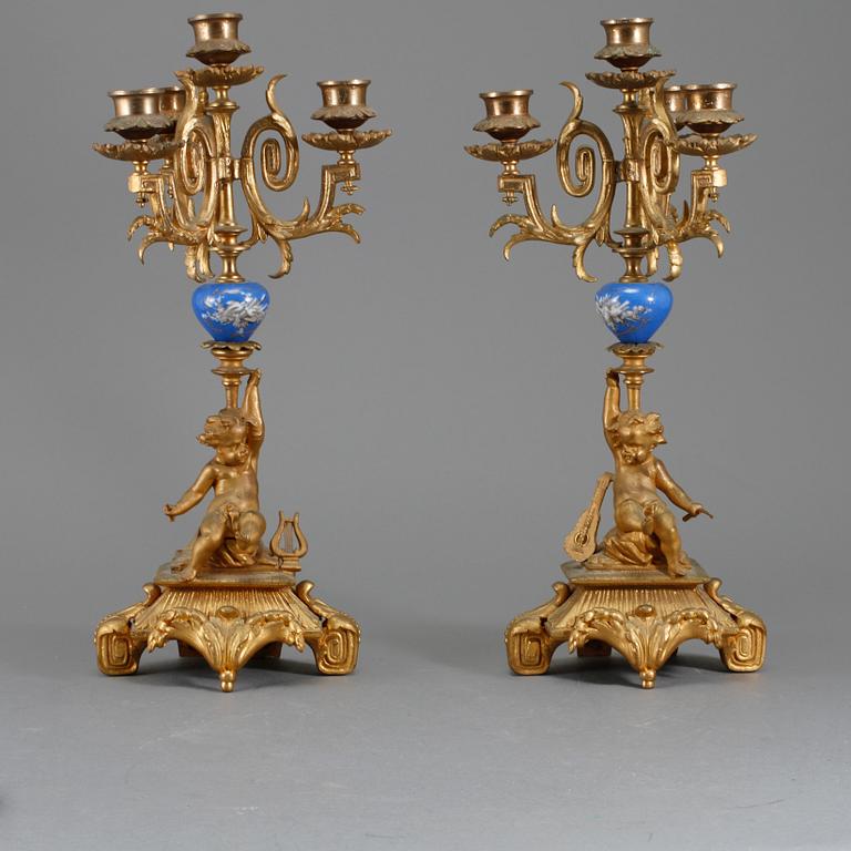 KANDELABRAR, ett par, Louis XVI-stil, sent 1800-tal.