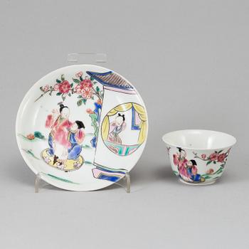 A famille rose cup with stand and four spoons, Qing dynasty, Yongzheng (1723-35) and late Qing dynasty.