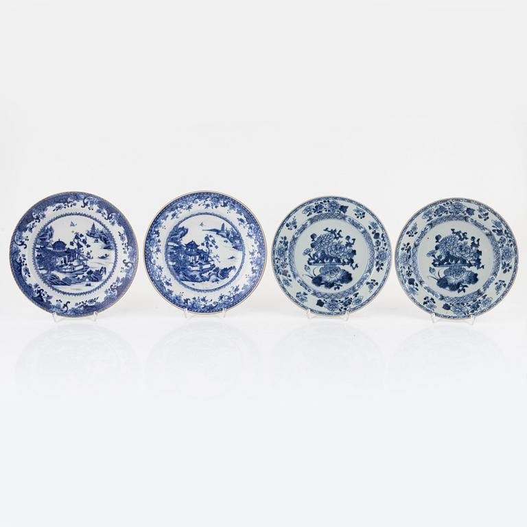 Tallrikar, 12 st, porslin, Kina, (Qianlong 1736-95).