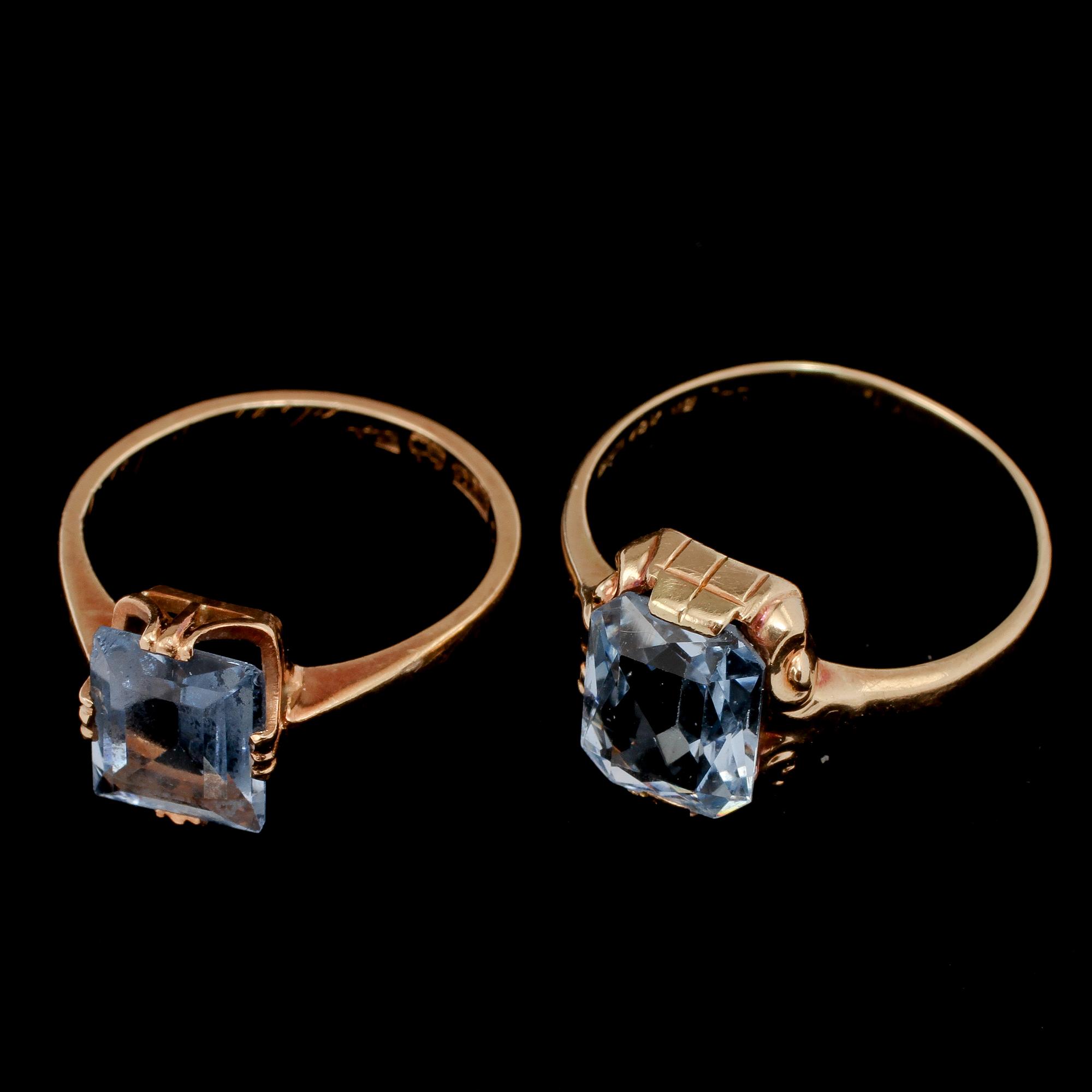 RINGAR 2 st, 18k och 20k guld med fasettslipade syntetiska spineller, 1882 resp 1900-tal. Vikt 6 g.