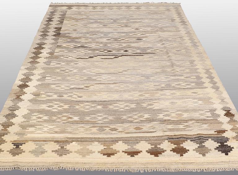 CARPET, Kilim, ca 312 x 199 cm.