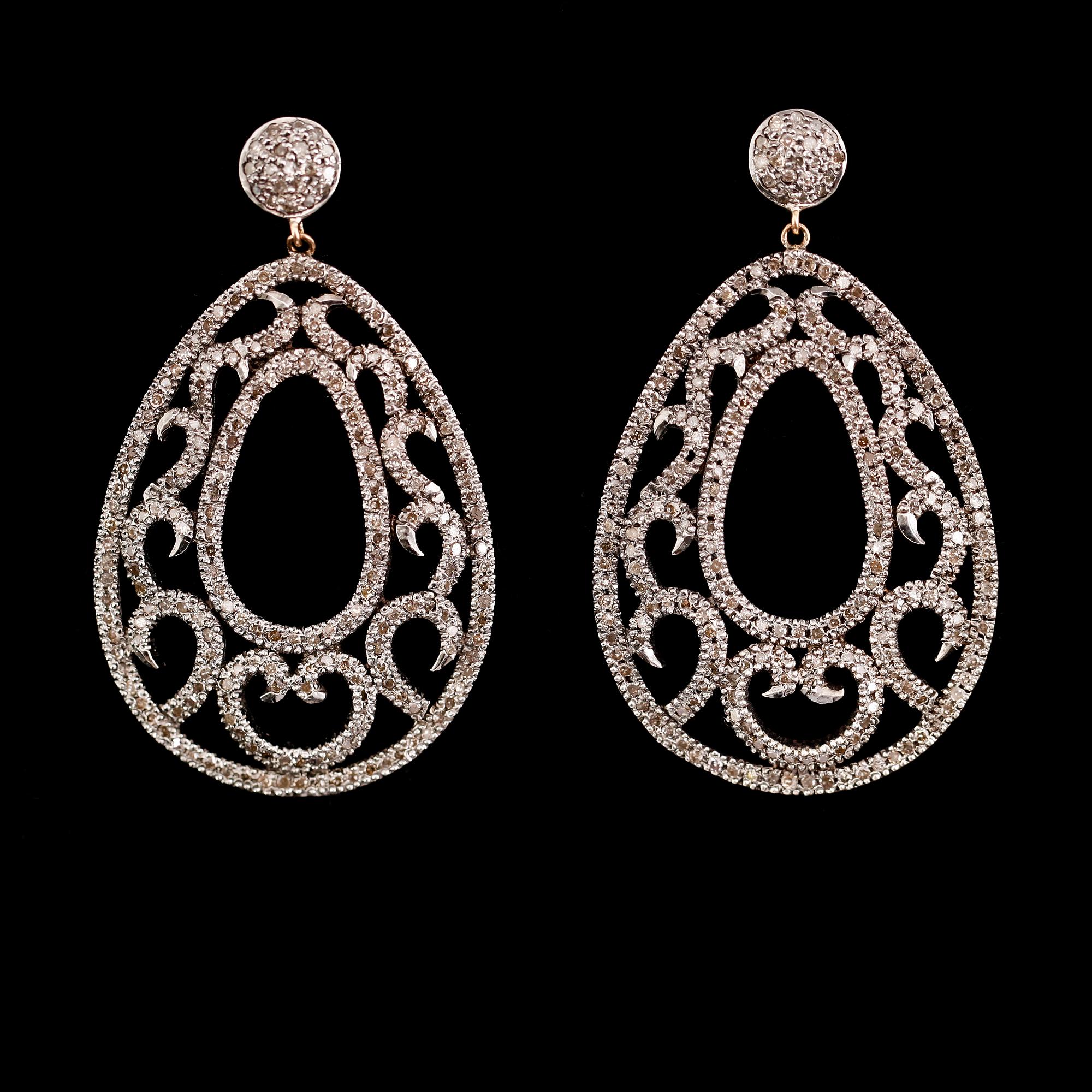 ÖRHÄNGEN, 1 par, 18 k roséguld och silver, diamanter tot 2.72 ct.