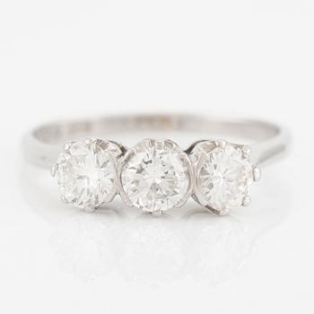 Ring, three-stone ring, C.G Hallberg, platinum with brilliant-cut diamonds.