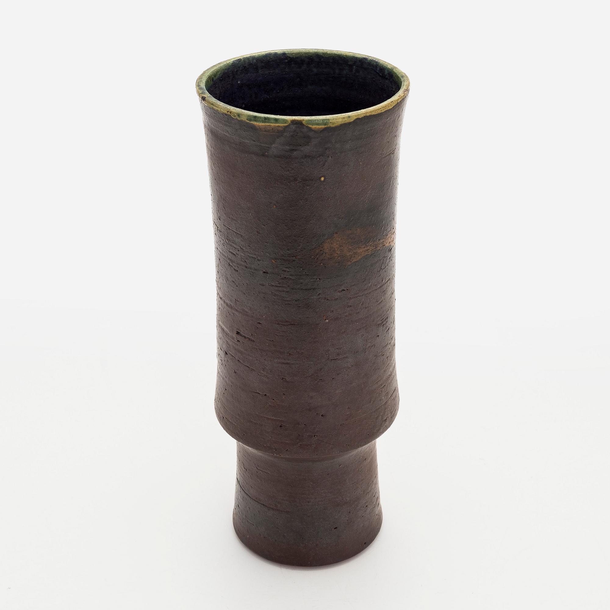 Liisa Hallamaa (Larsen), A ceramic vase, signed LH Arabia.