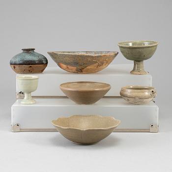 A group of seven Southeast asian ceramic objects, 17th-20th century.