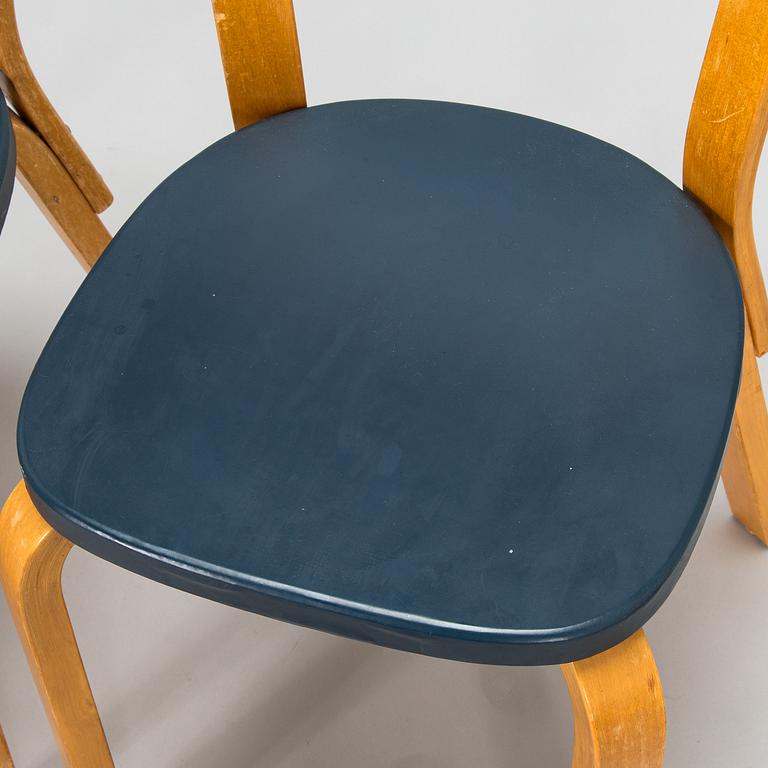 Alvar Aalto, stolar, ett par, modell 69, för O.Y. Huonekalu- ja Rakennustyötehdas A.B. 1960-talets början.