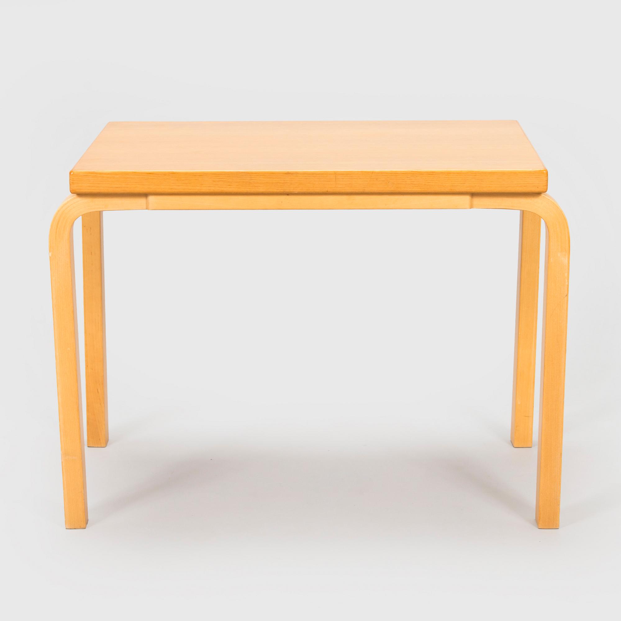 Alvar Aalto, a side table, part of model '88', Artek, late 20th century.