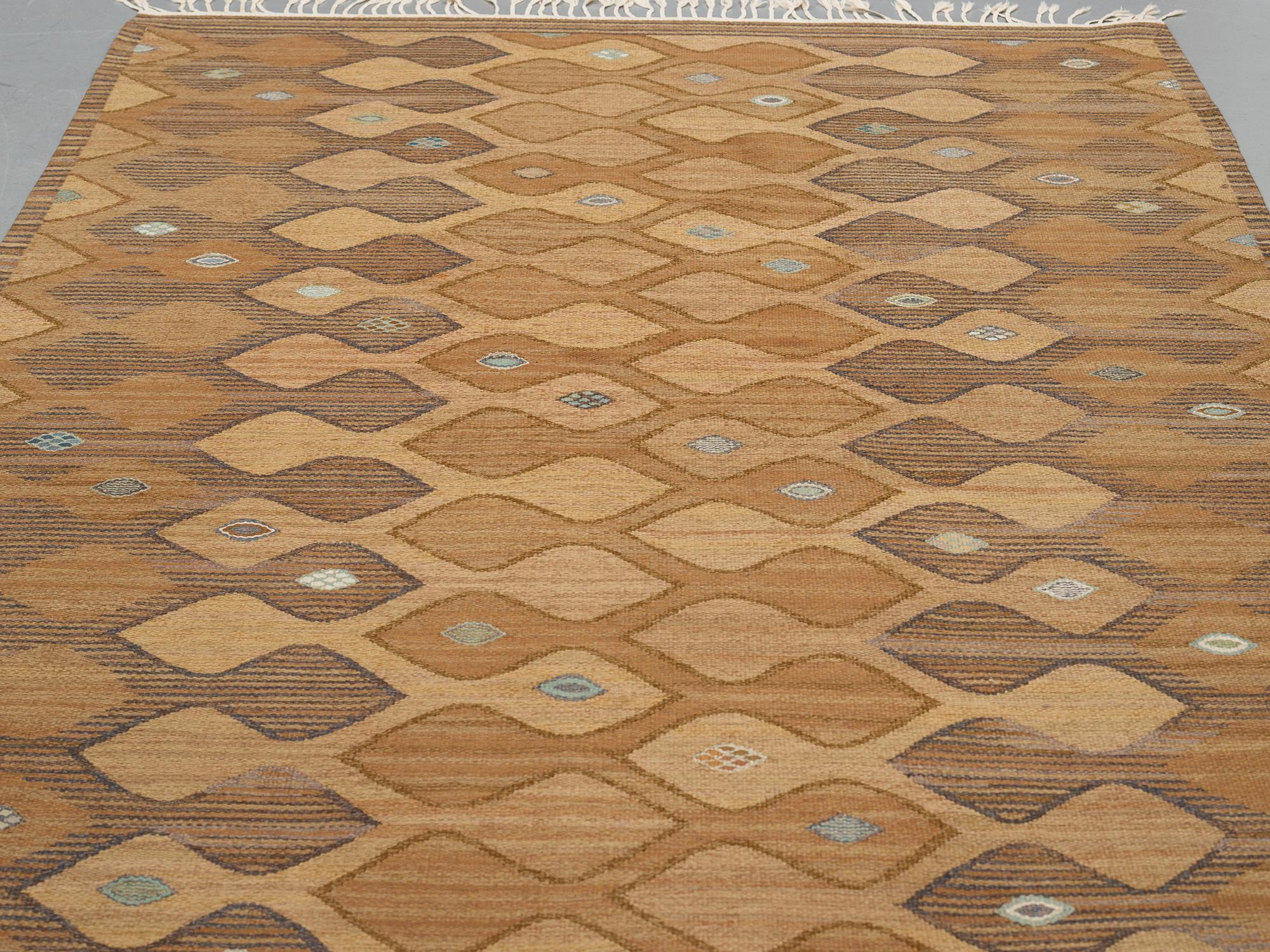 Barbro Nilsson, A carpet, "Finspong, lättbrun" ("Kringelikroka"), flat weave, ca 298 x 203-204 cm, signed AB MMF BN.