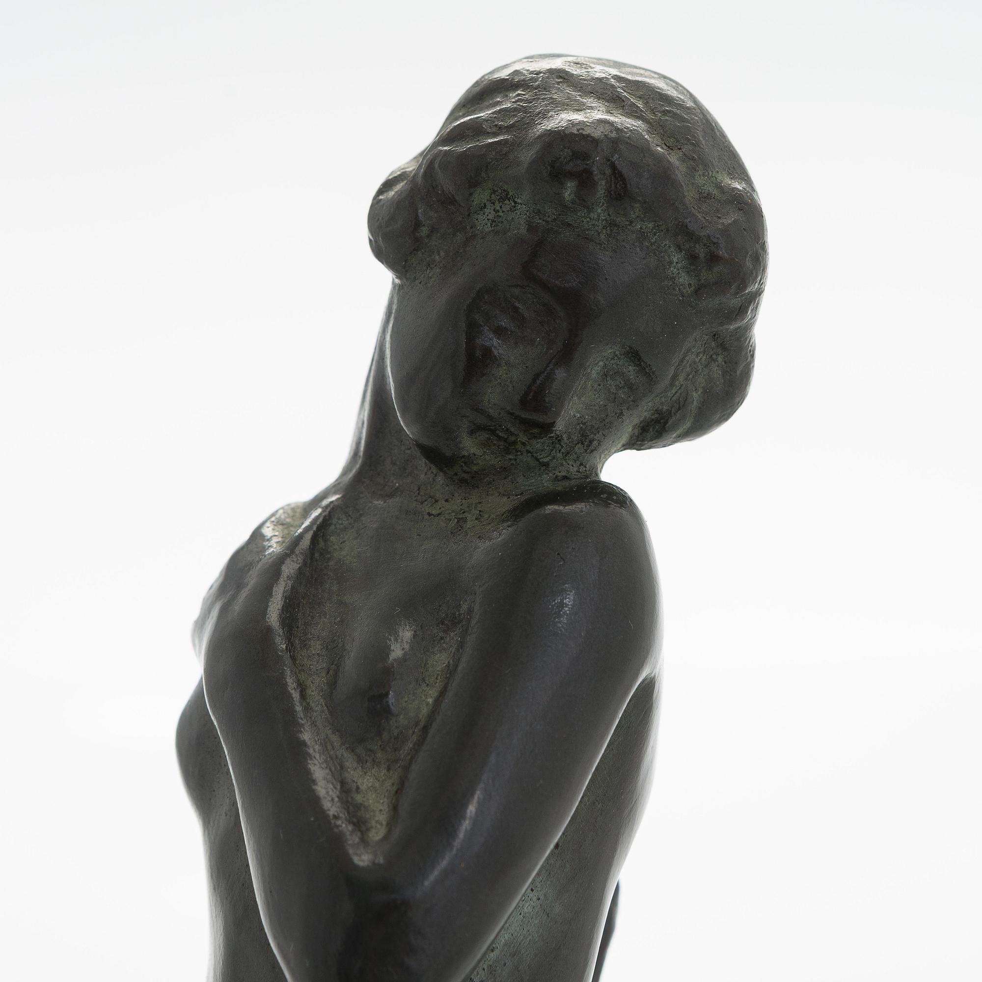Aarre Aaltonen, Standing woman.