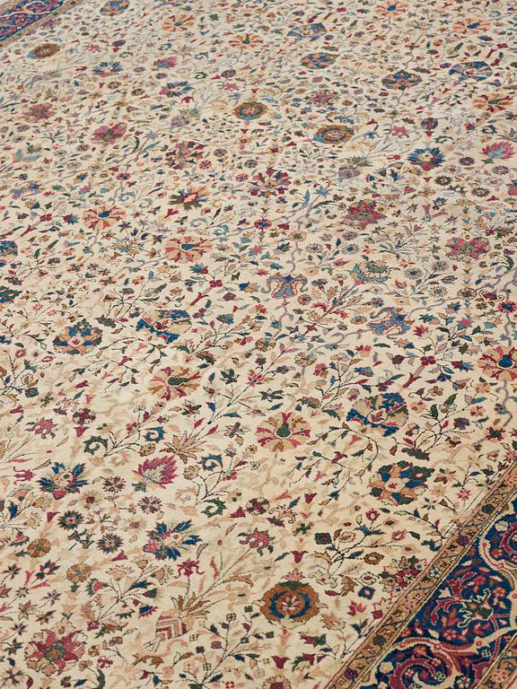 A CARPET, an antique/semi-antique Sivas/Sparta, ca 357-361 x 274-277 cm.