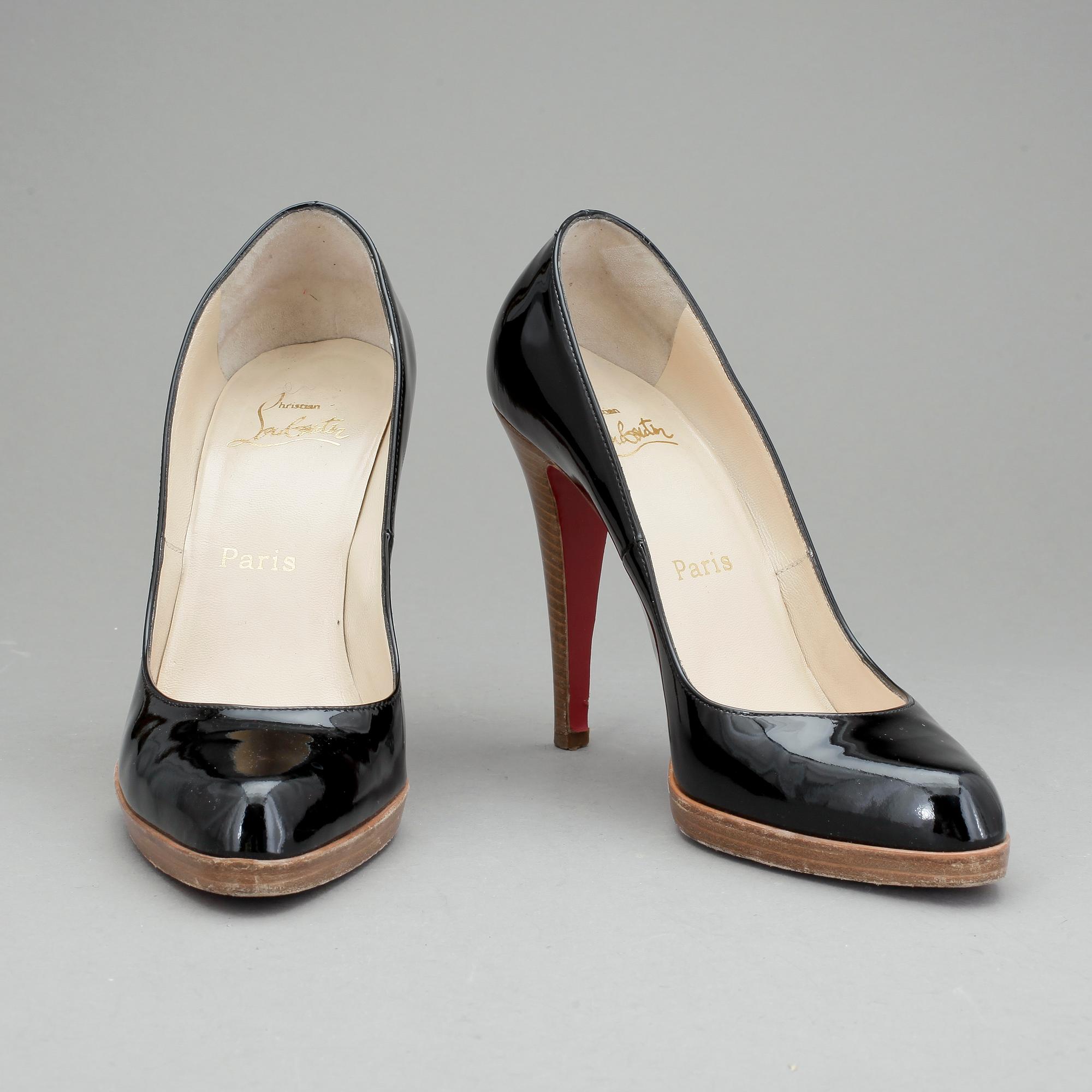 SKOR, ett par pumps, Christian Louboutin.