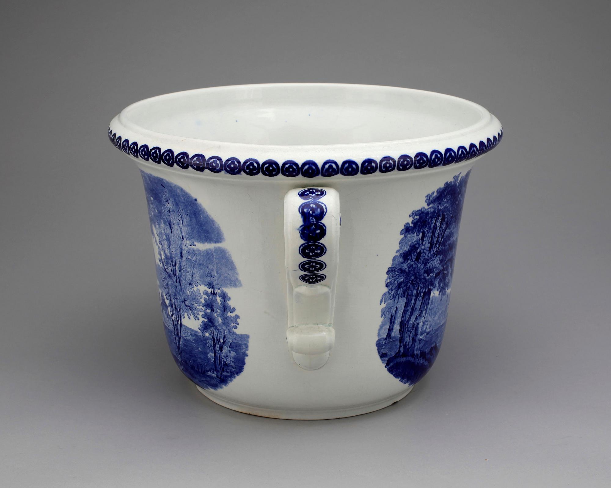 YTTERKRUKA, porslin, Rörstrand, 1900-talets början.