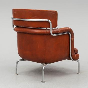 TOMMY SUNDBERG, a 'Sheraton' leather covered easy chair.