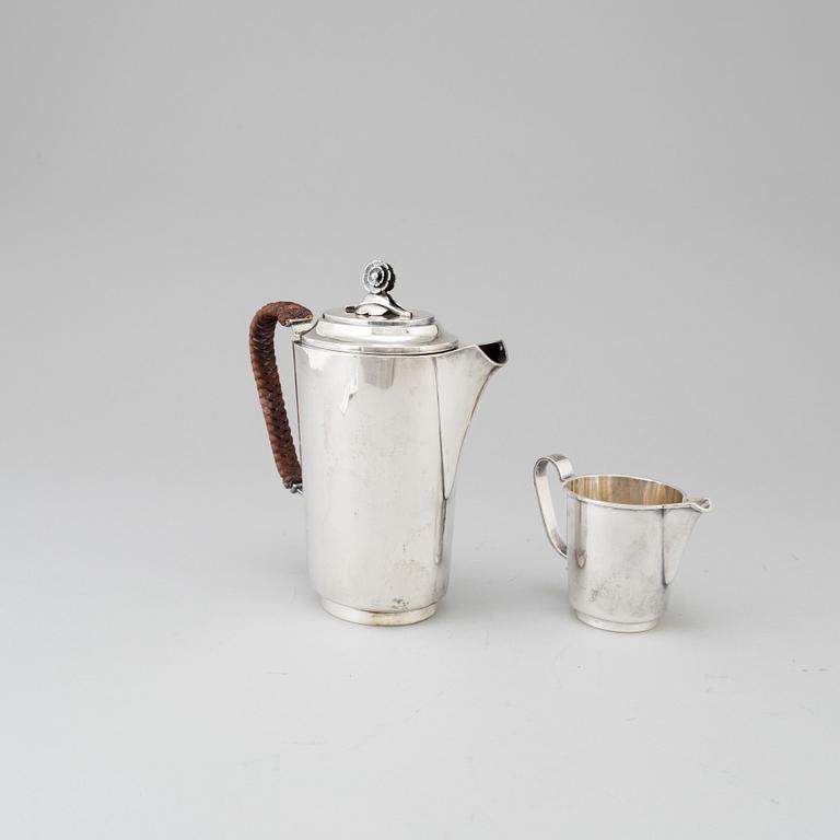 PER SKÖLD, kaffeservis, 
2 delar, silver, för Carlman Silversmide Aktiebolag, Stockholm, 1958.