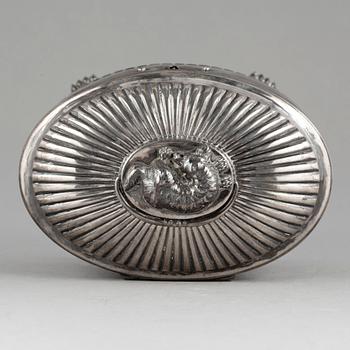 SOCKERSKRIN, silver, Gustaf Folcker, Stockholm 1824. Vikt ca 795 gram.