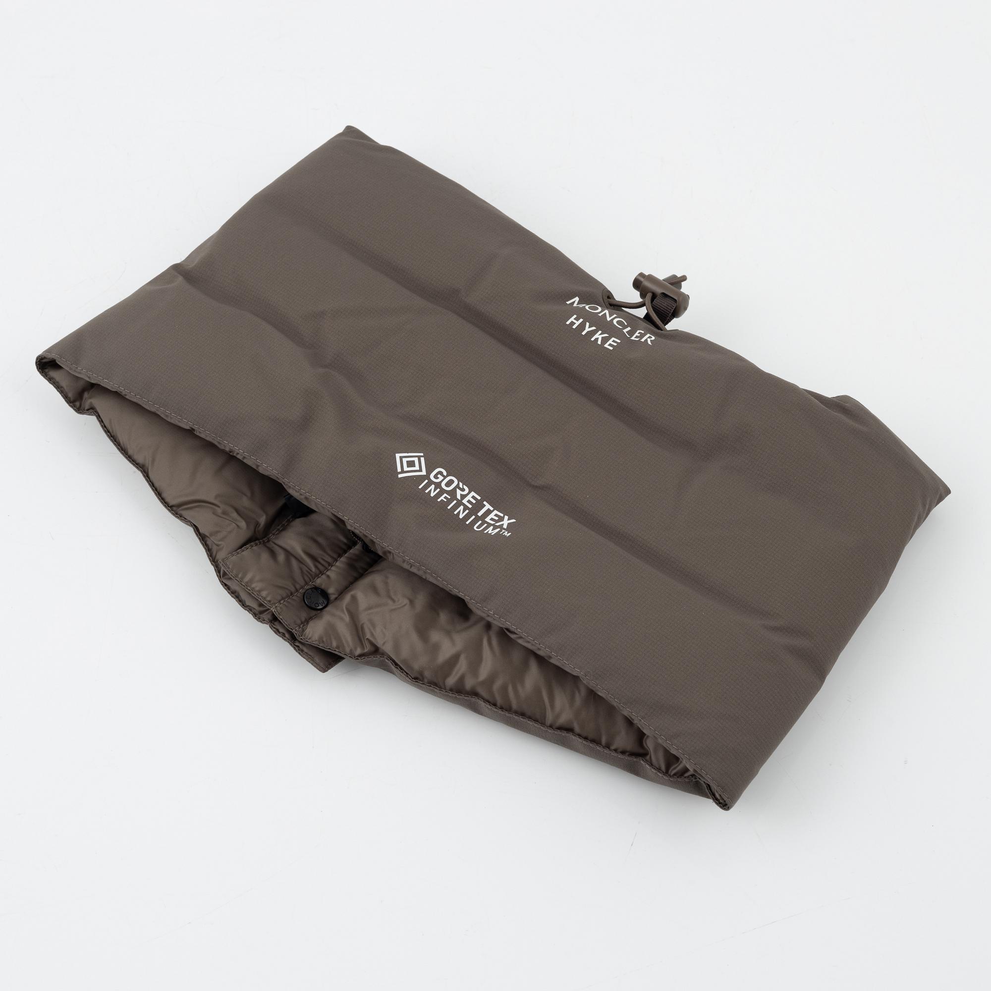 Moncler, collar, 'Sciarpa'.