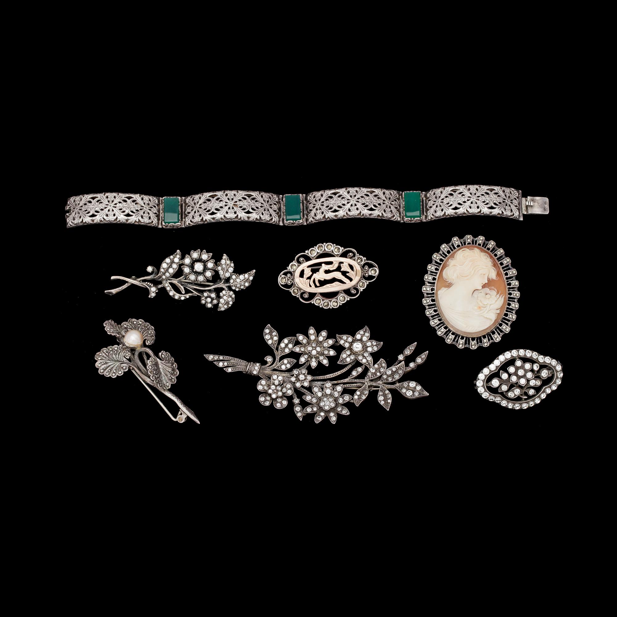 PARTI SMYCKEN, 7 delar, silver med paste och markasiter, 1900-talets första hälft.