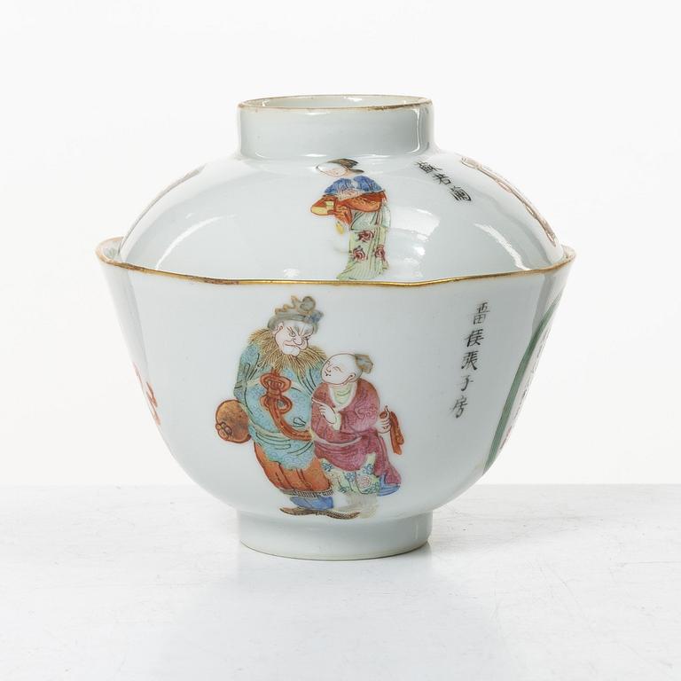 Kopp med lock, porslin, Kina, Qing, med Daoguangs märke.