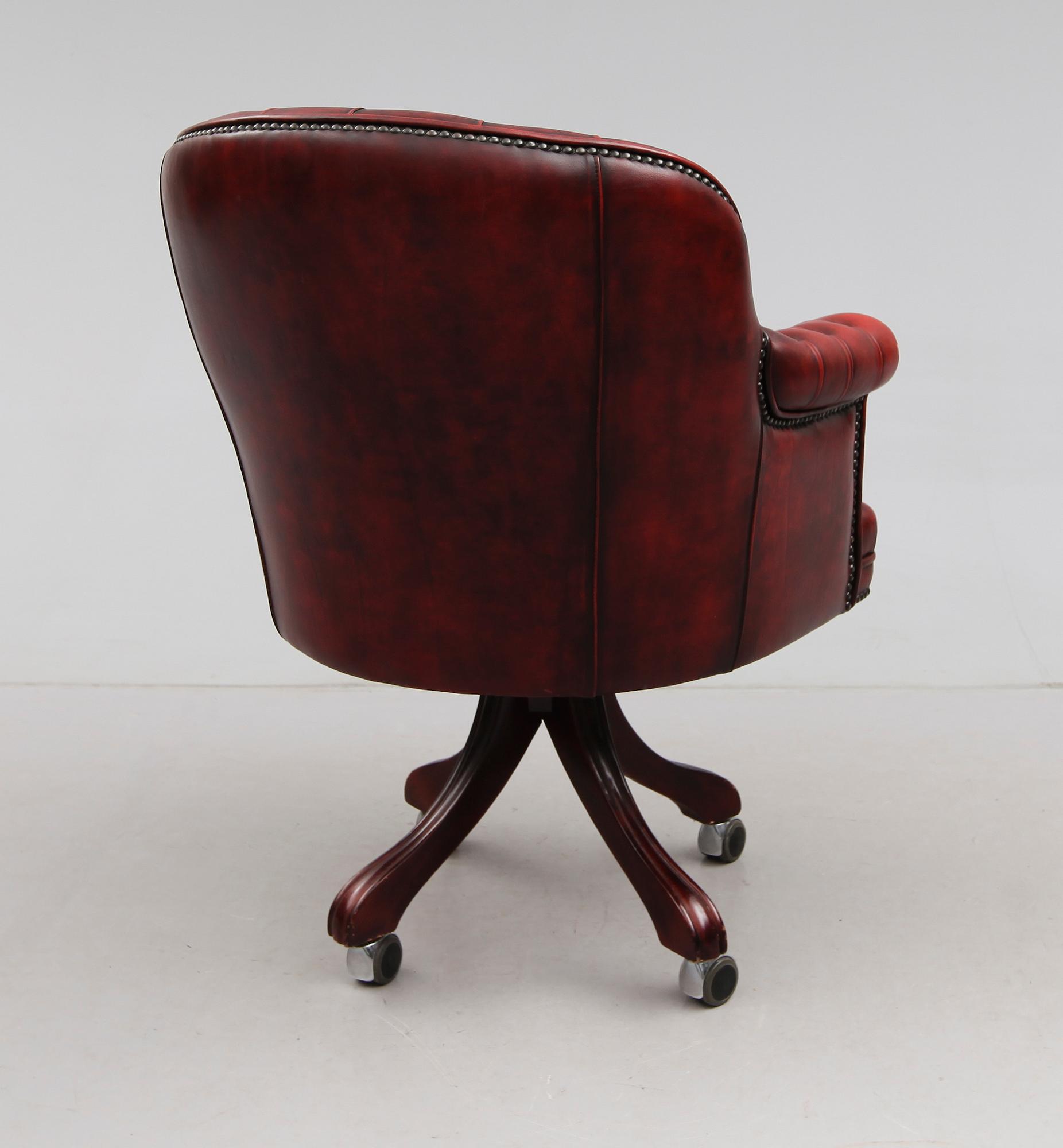 SKRIVBORDSSTOL, 1900-talets andra hälft.