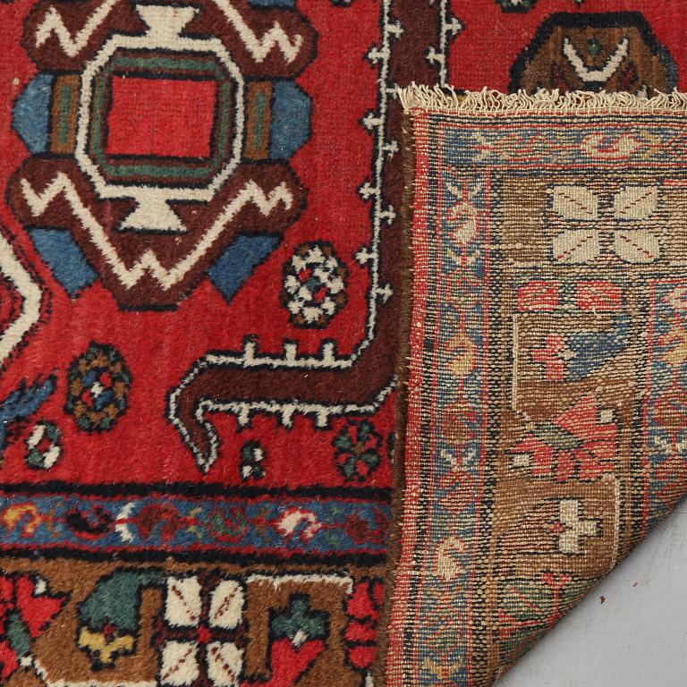 GALLERIMATTA, troligen Kaukasien, old, ca 320 x 102 cm.