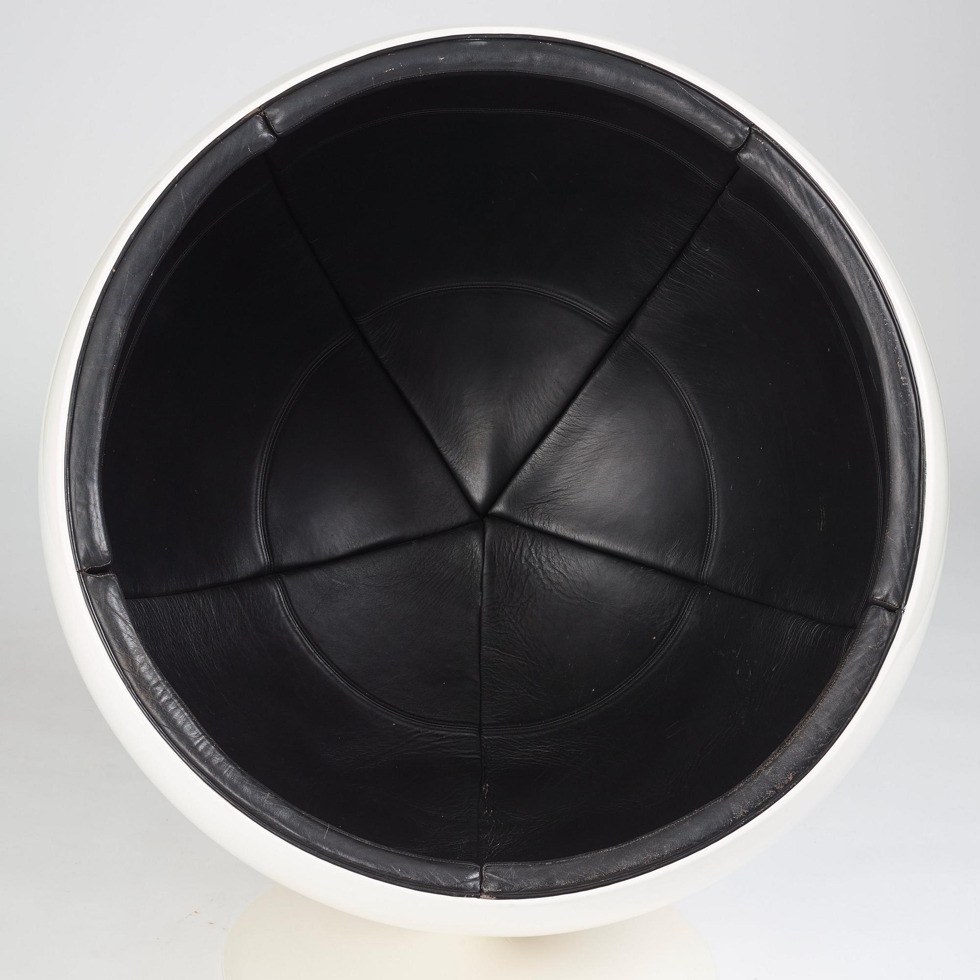 Eero Aarnio, a 'Ball chair', Asko International, 1960-70s.