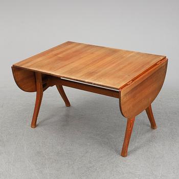 CARL MALMSTEN, a pine dining table, second half of the 20th Century.