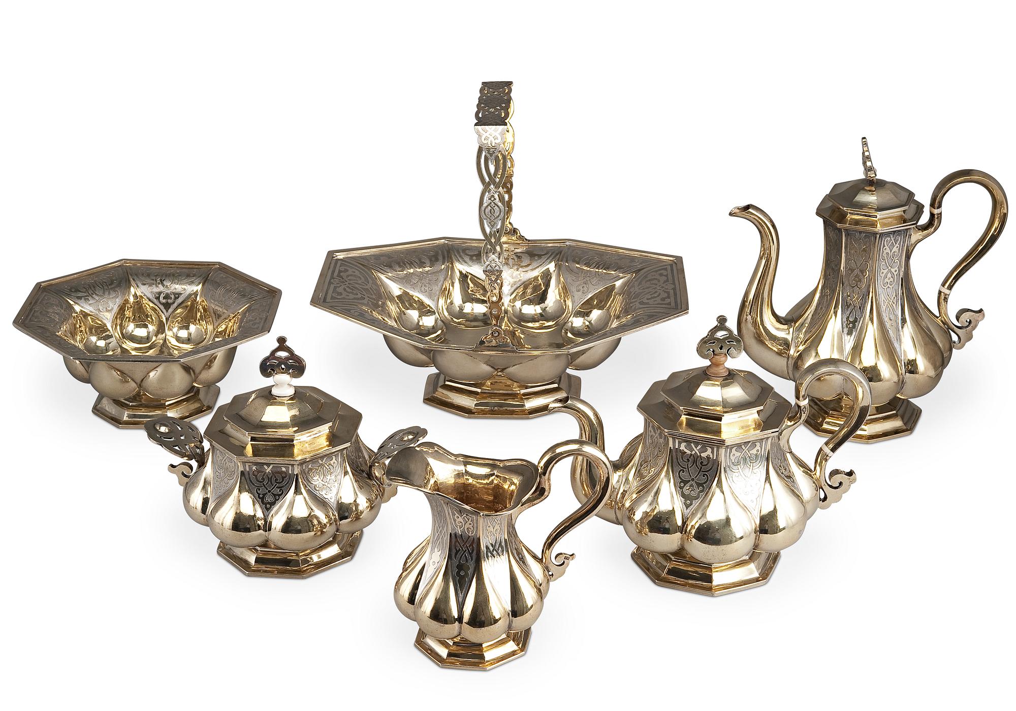 RUSSIAN TEA SERVICE 6 PARTS IN OAK CHEST.