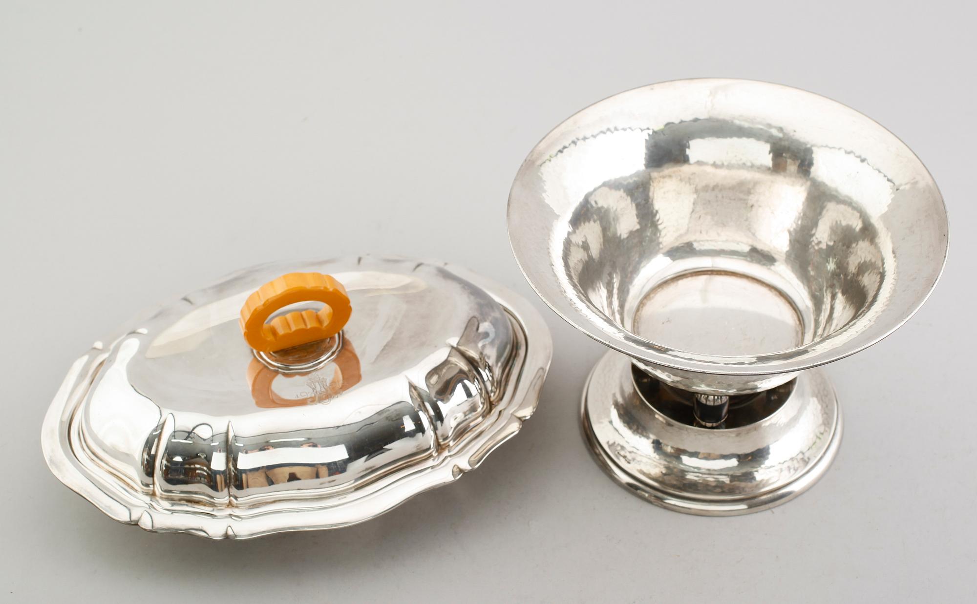 SKÅL SAMT KAROTT, nysilver, 1900-talets första hälft.