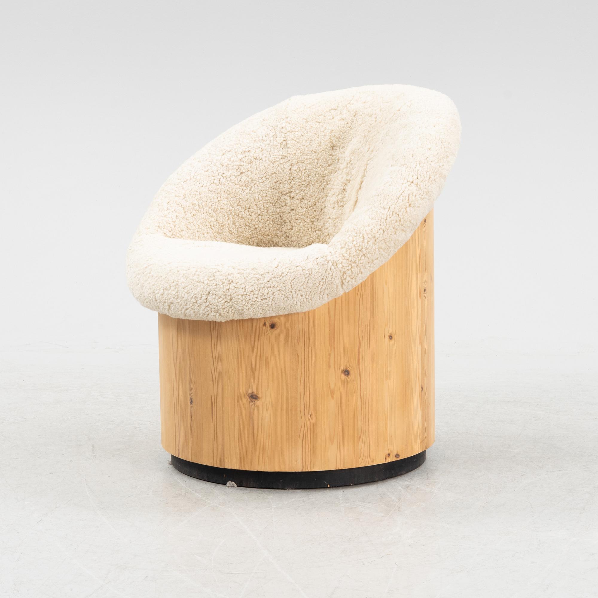 Peter Opsvik, a lounge chair from the 'Cylindra' series.