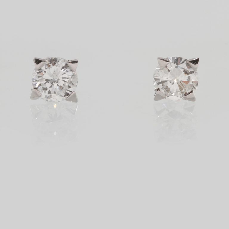 ÖRHÄNGEN, 18k vitguld med briljantslipade diamanter, ca 1.14 ct. Vikt 0,5 g.
