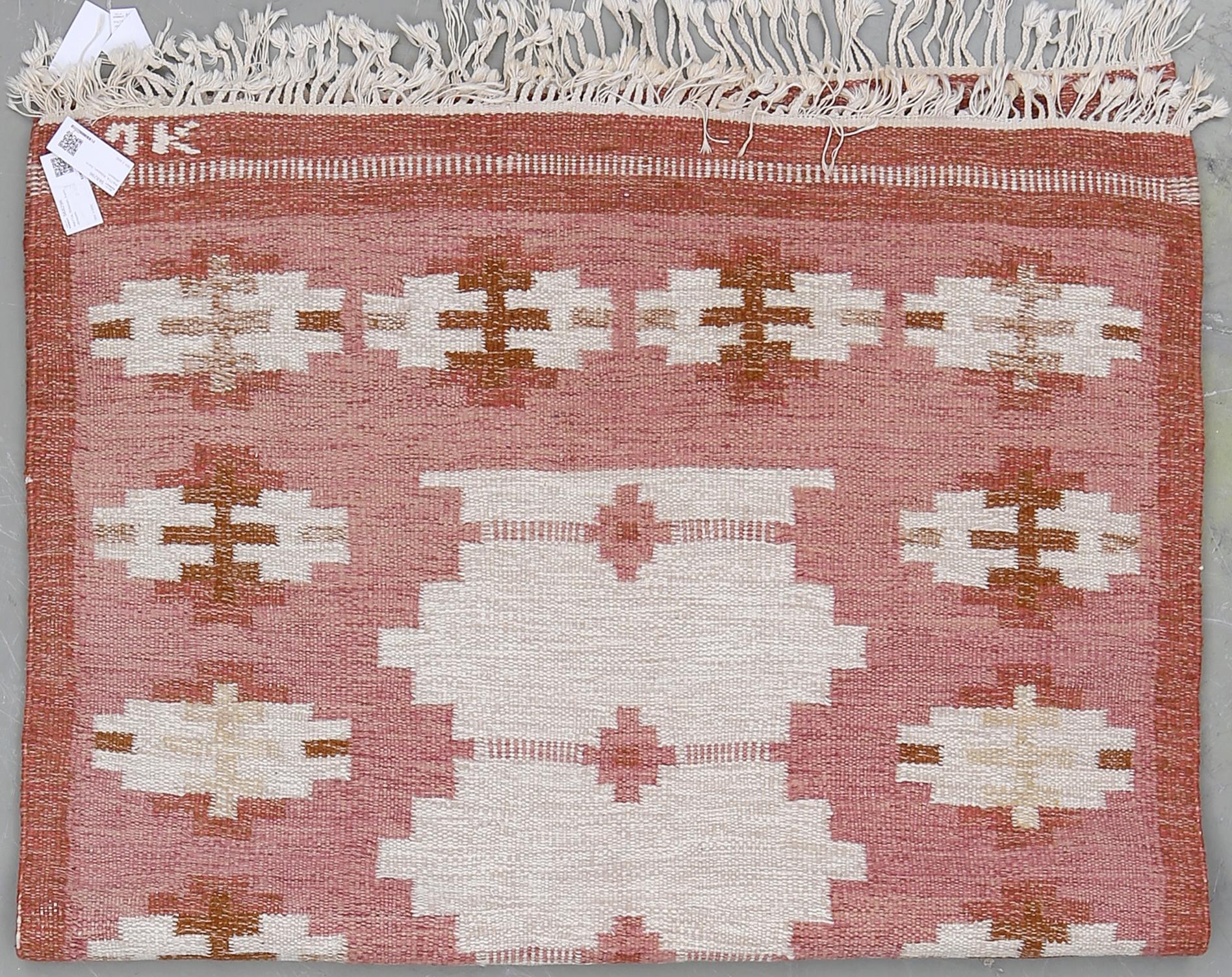 MATTA, rölakan, signerad  JK, sannolikt Karin Jönsson. Ca 199 x 130 cm.