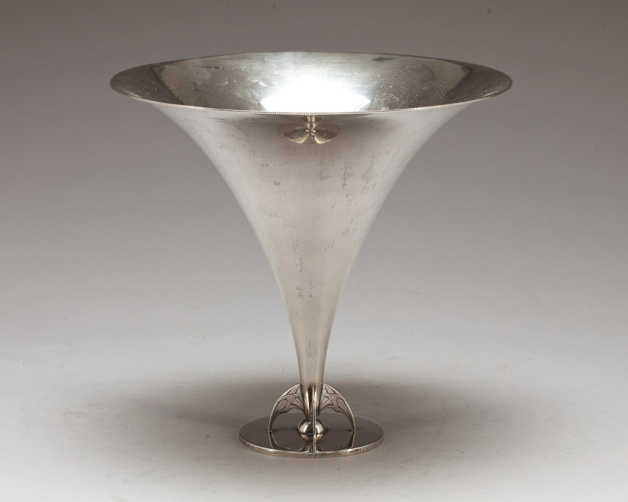 SKÅL, silver, Wiwen Nilsson för Anders Nilsson, Lund, 1923. Vikt ca 590 g.