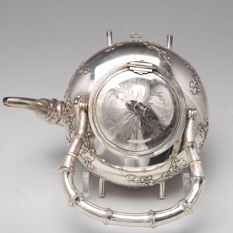 KANNA med LOCK på RECHAUD, silver. Luen Wo, Shanghai, omkring 1880-1925.