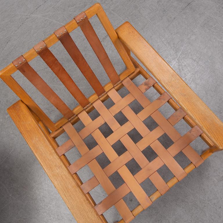 Svante Skogh, a pair of 'Bodö' oak easy chairs, AB Hjertquist & Co, Nässjö, designed in 1957.