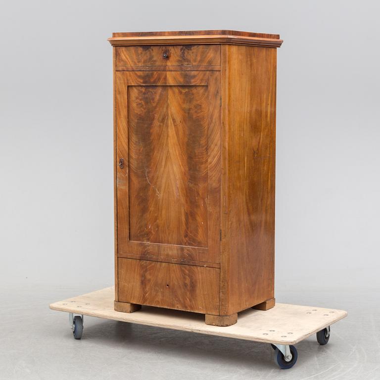 A second half of the 19th century cabinet.