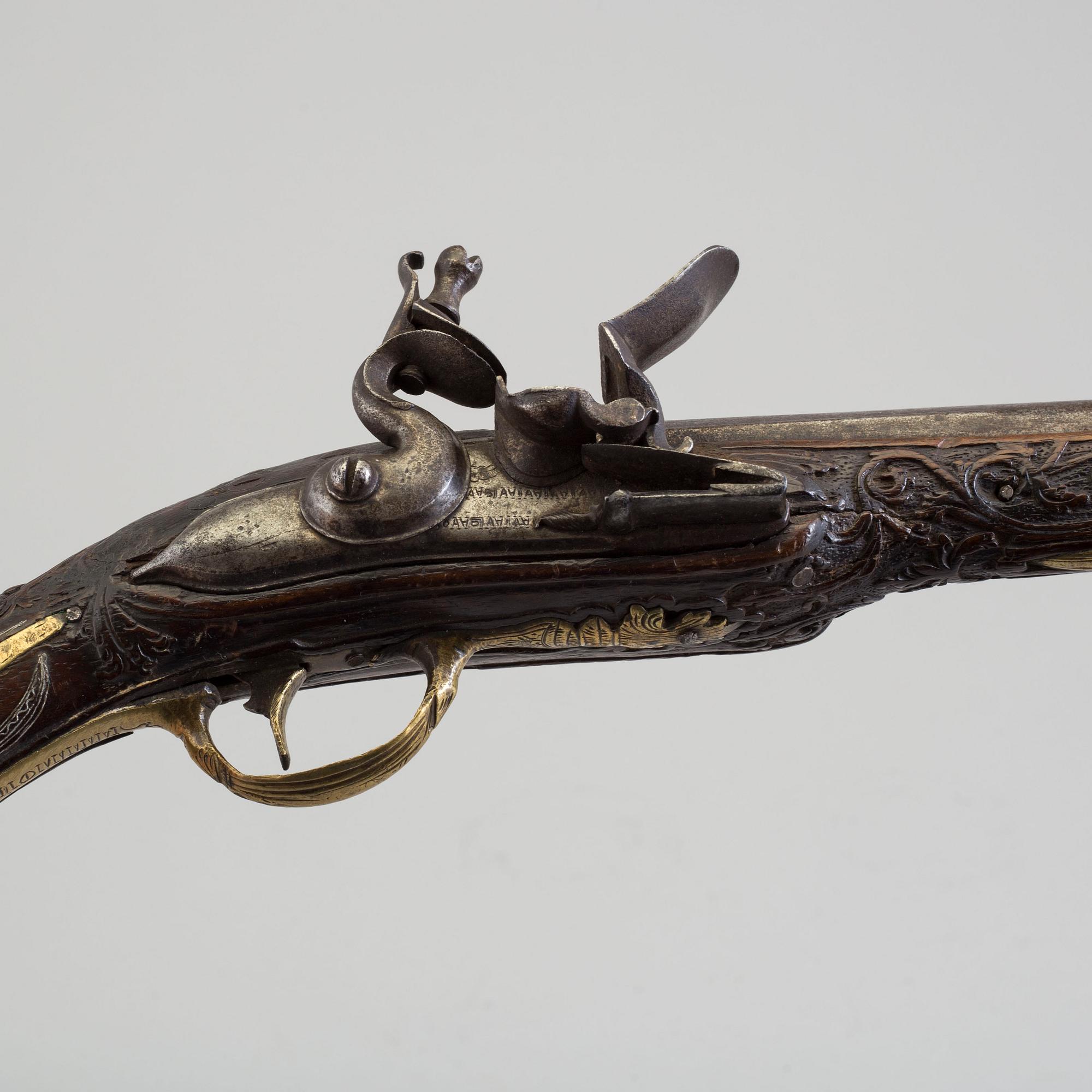 FLINTLÅSPISTOLER, 2 st, 1700-tal, för den orientaliska marknaden.