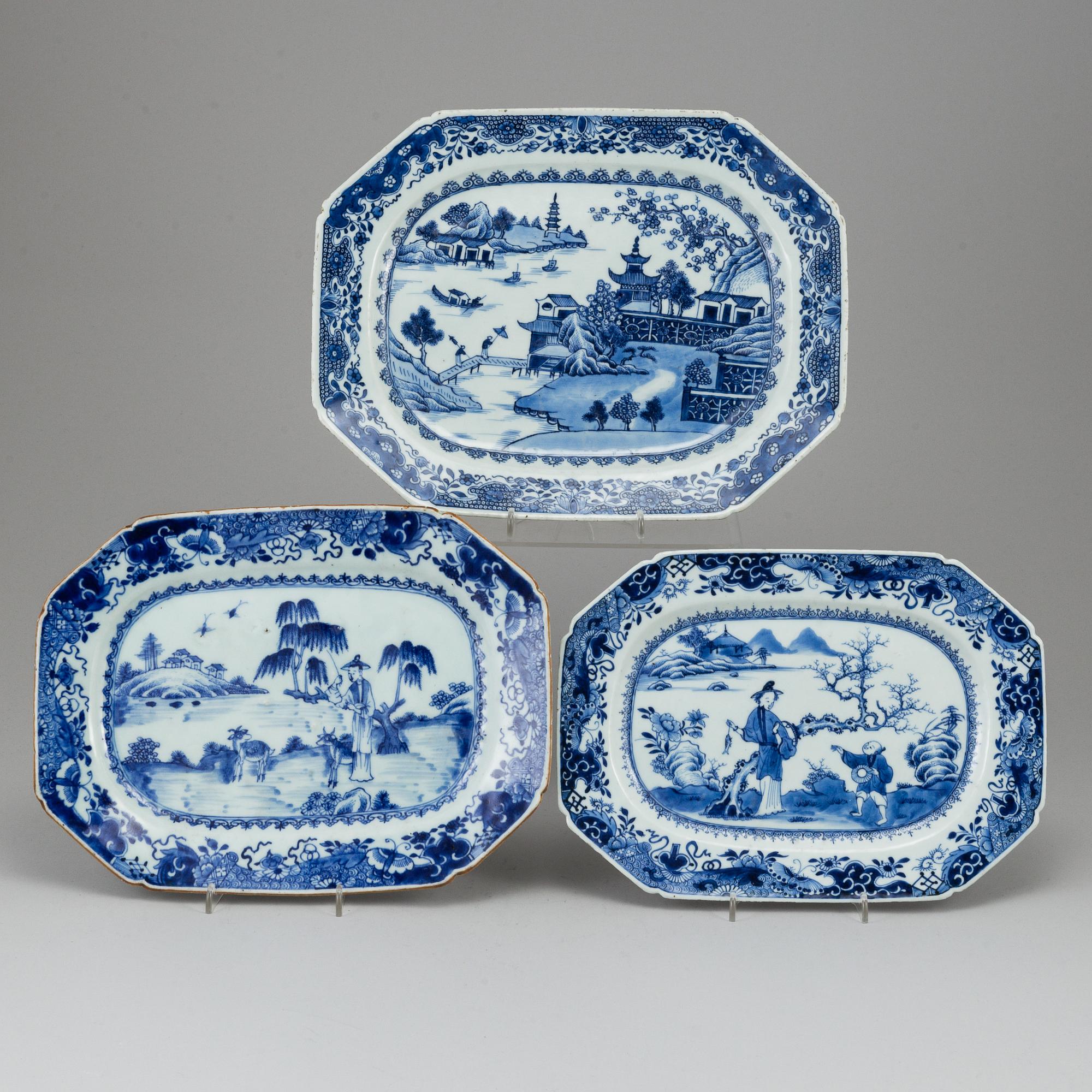 Three blue and white export porcelain serving dishes, Qing dynasty, Qianlong (1736-95).