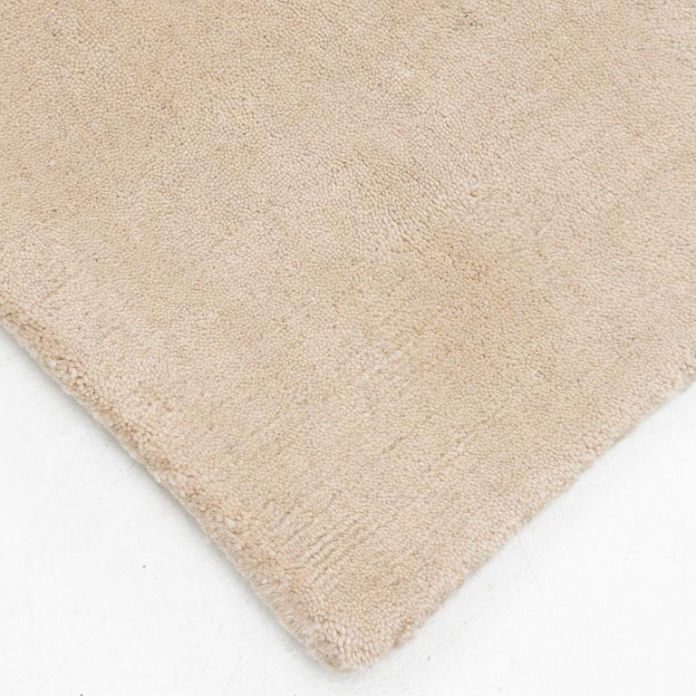 Matta, handtuftad, "Plain oatmeal" Layered, ca 350 x 250 cm.
