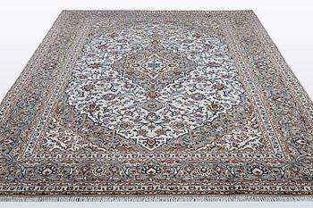 A carpet, Kashan, ca 348 x 246 cm.