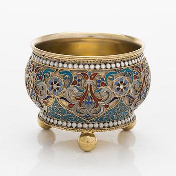 Nikolai Aleksejev, saltkar, cloisonné-emalj, förgyllt silver, Moskva 1894.