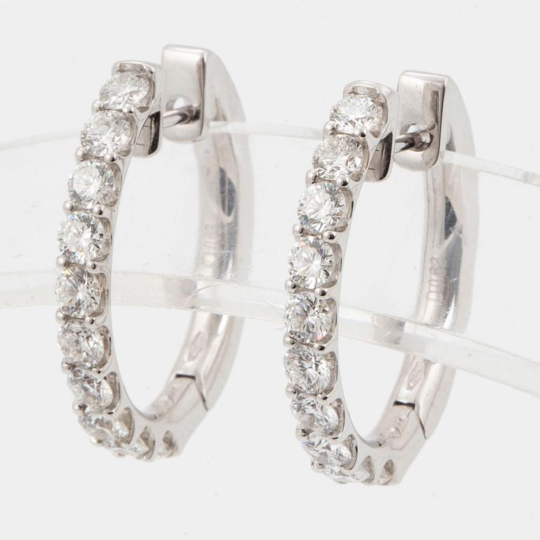 Brilliant-cut diamond hoop earrings, 1,26 ct.